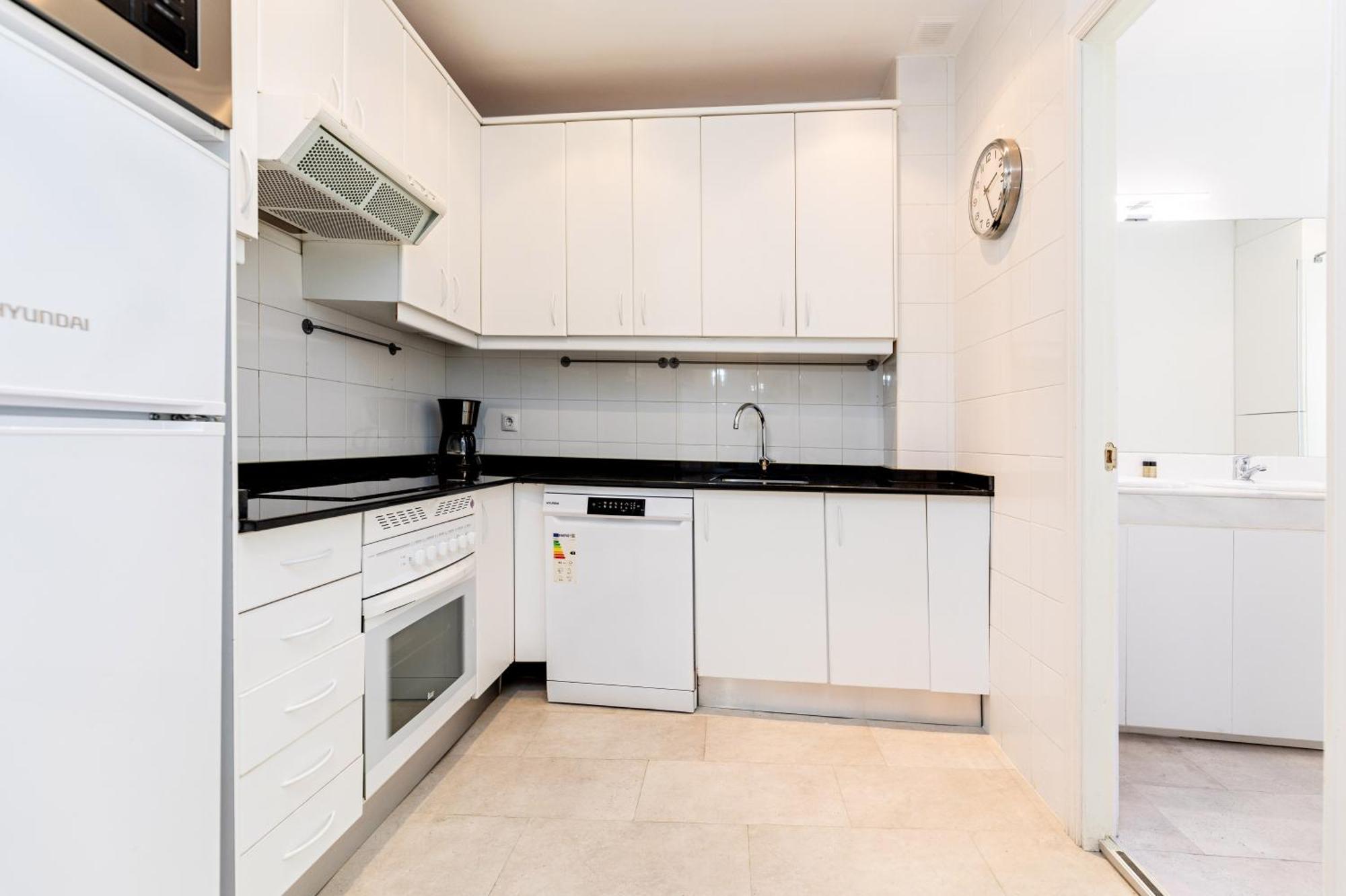 Montaber Apartments - La Paz Market Μαδρίτη Εξωτερικό φωτογραφία