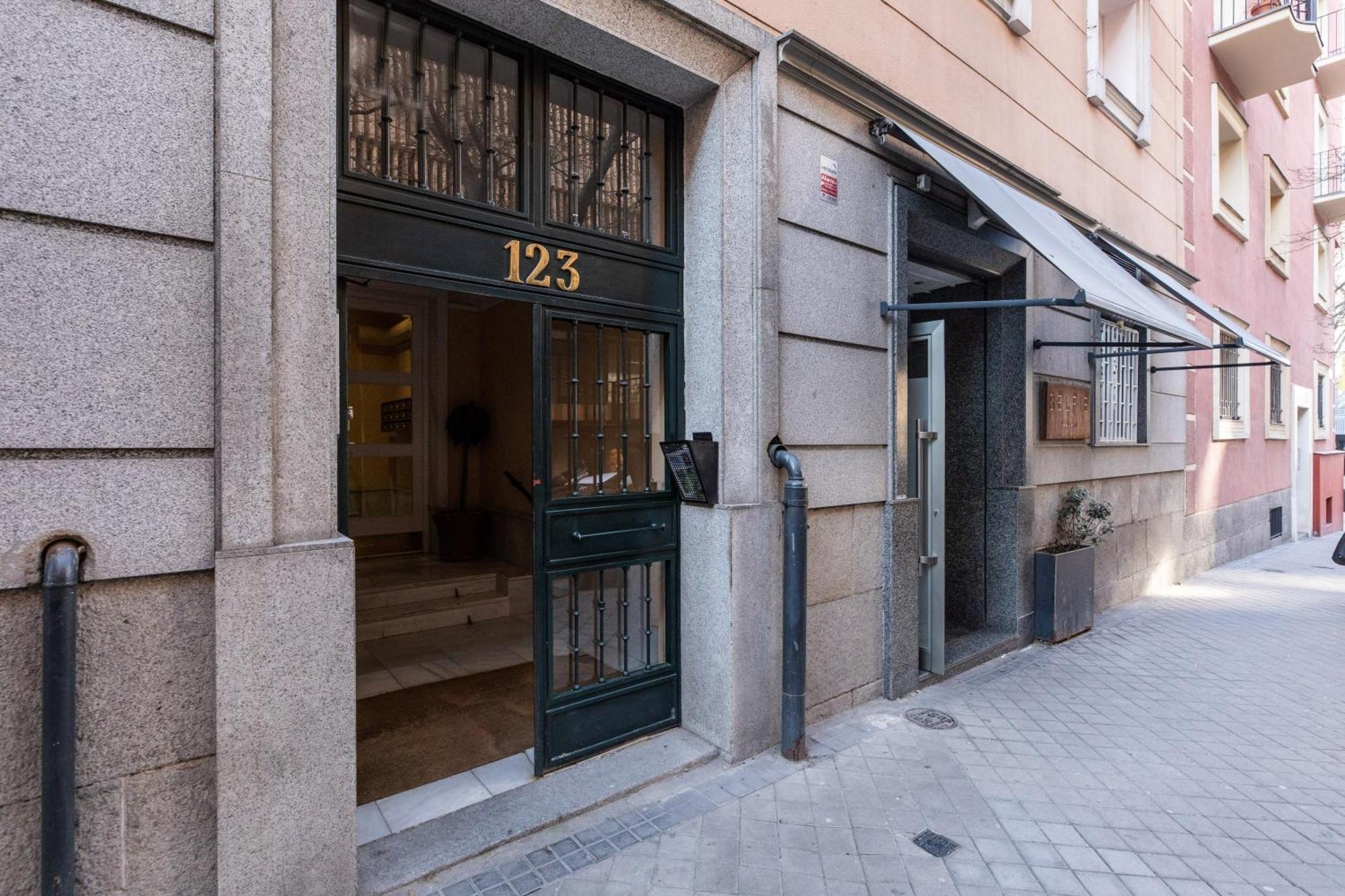 Montaber Apartments - La Paz Market Μαδρίτη Εξωτερικό φωτογραφία